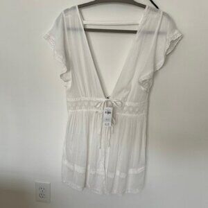 NWT Hollister White Beach Coverup - BEAUTIFUL IN PERSON